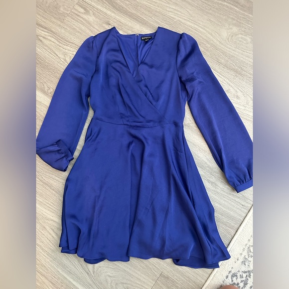 Express dress - Picture 1 of 10